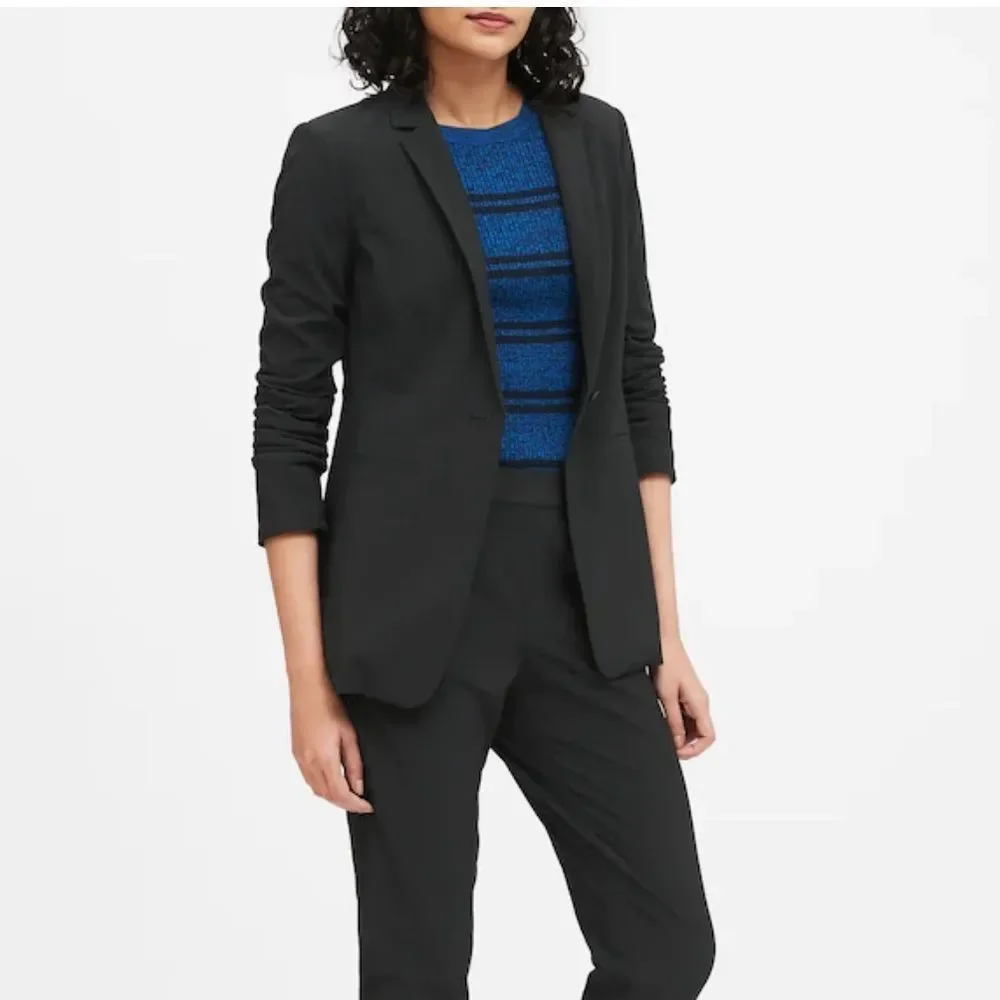 ✨ Long and Lean-Fit Blazer✨ - Picture 1 of 11